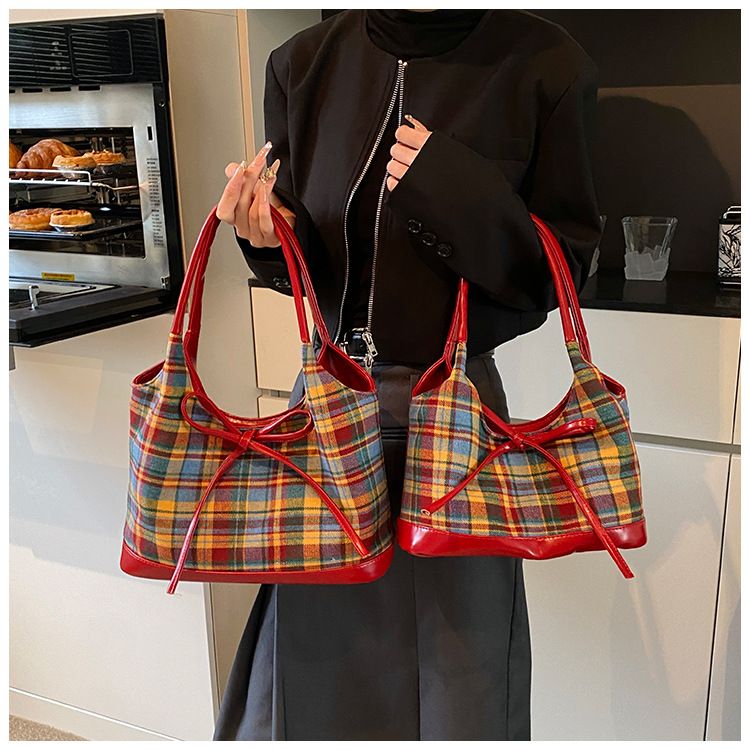 Borsa a tracolla grande ed elegante con tracolla staccabile, borsa a mano spaziosa per lavoro e viaggio, con motivo a quadri a blocchi di colore, per donna_voghion.com