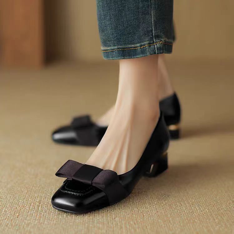 Xiaoxiangfeng Color Matching Small Leather Shoes Women's Square Head Thick Heel Bow Medium Heel Single Shoes_voghion.com