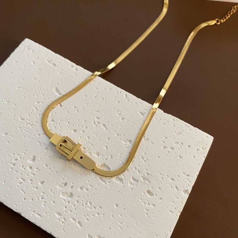 Collana con cinturino elegante in stile europeo e americano Yuxi in acciaio al titanio, resistente alla luce, per donna, di lusso leggero e di alta gamma_voghion.com