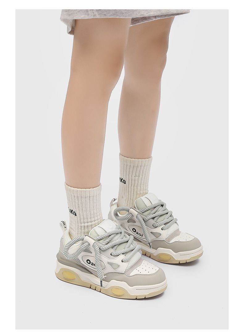 China-Chic High Profile Dickbesohlte Plüsch-Sneaker 2025 Neue vielseitige Liebhaber Farblich passende Papa-Schuhe Casual Damen_voghion.com
