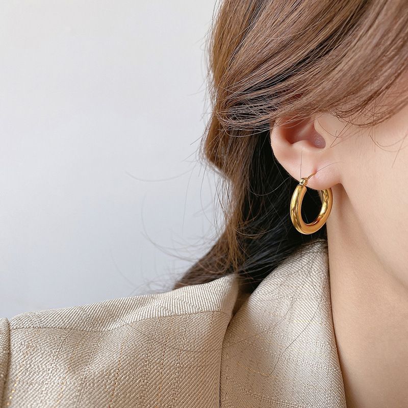 Cirkeloorbellen voor vrouwen in stijl niche-ontwerp kleine eenvoudige koude stijl persoonlijkheidsoorbellen oorbellen_voghion.com