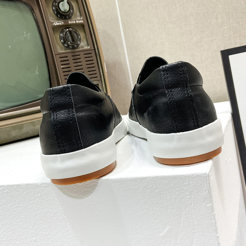 Scarpe basse in pelle elasticizzata bianca casual, leggere e comode, adatte a tutte le stagioni, da uomo_voghion.com