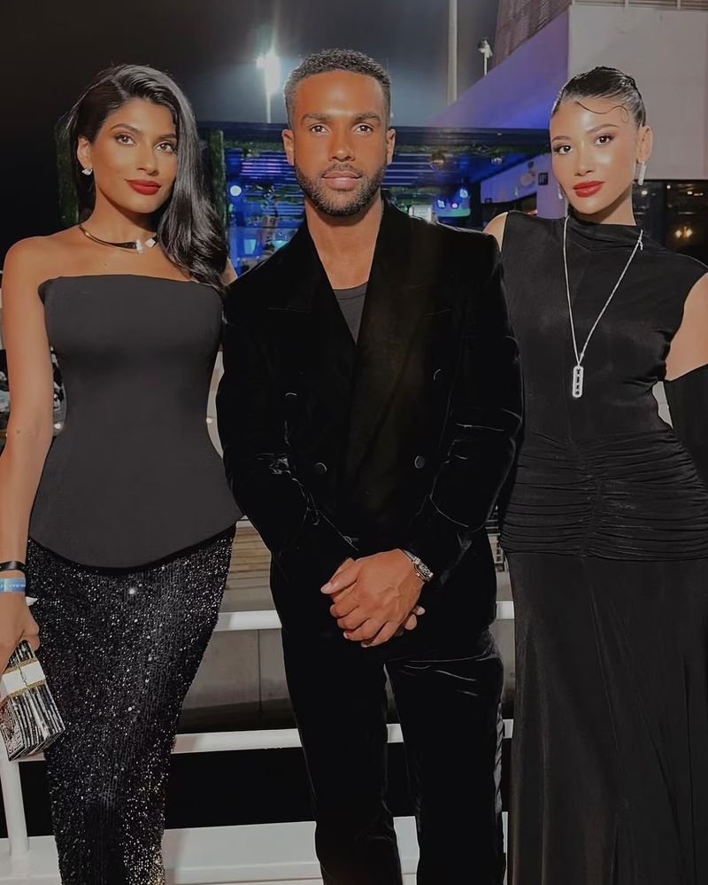 Ensemble élégant de robe portefeuille à paillettes - Jupe bandage taille haute pour femme, tenue de soirée glamour, options noir et blanc_voghion.com