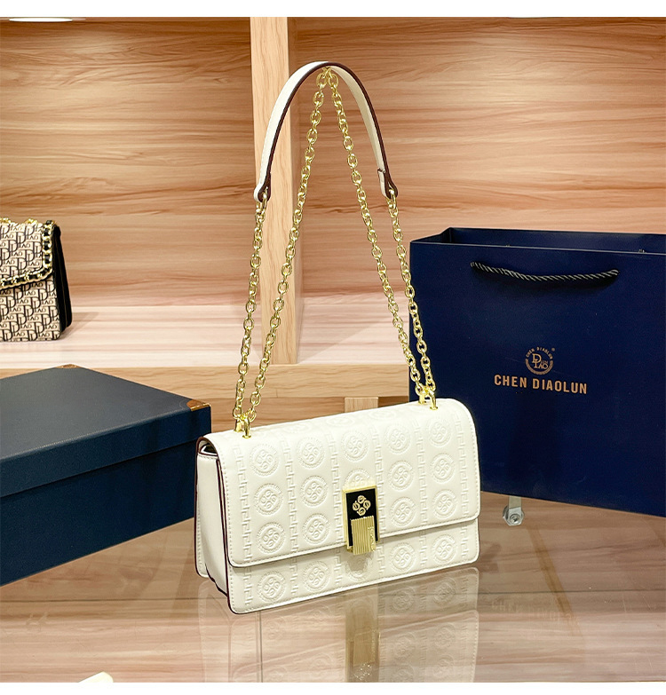 Borsa quadrata senior da donna di nuova moda, senso della borsa a tracolla con catena a tracolla temperamento a spalla singola di lusso leggero_voghion.com