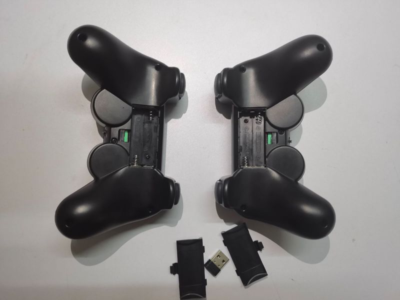 Doubles M8 Console 2.4G Wireless PC Game Controller_voghion.com