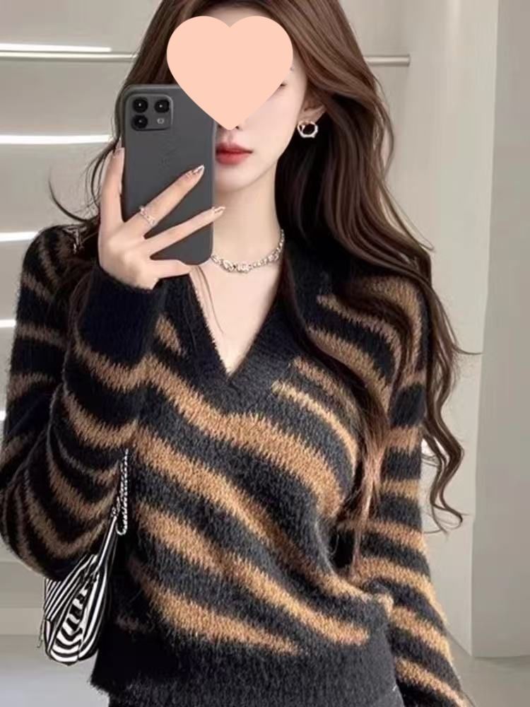 Mädchen 2025 Herbst Winter Retro Gestreifter V-Ausschnitt Strickpullover Damen Unterwäsche Design Sinn Super Schönes Langarmtop_voghion.com