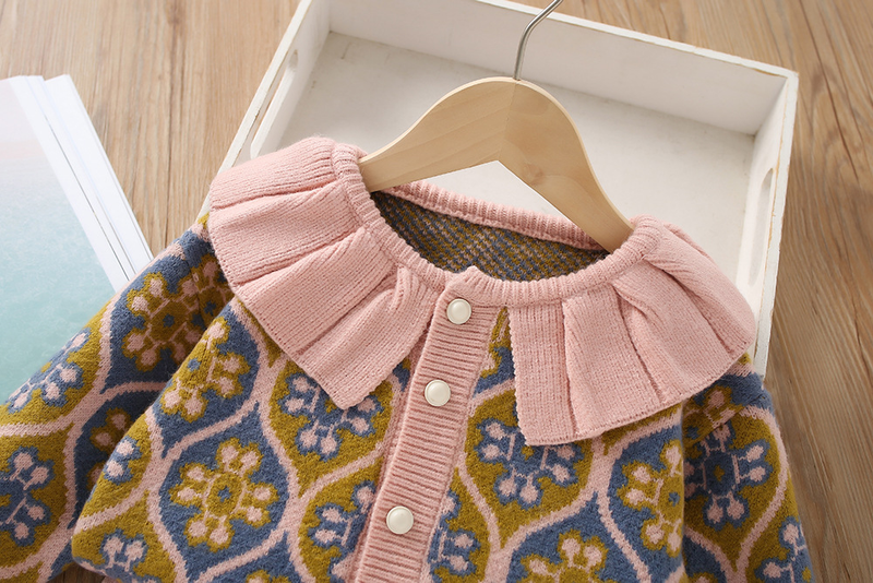 Set maglione da ragazza 2023 Autunno/Inverno Nuova edizione coreana Gonna a due pezzi con collo a bambola con fiori alla moda_voghion.com