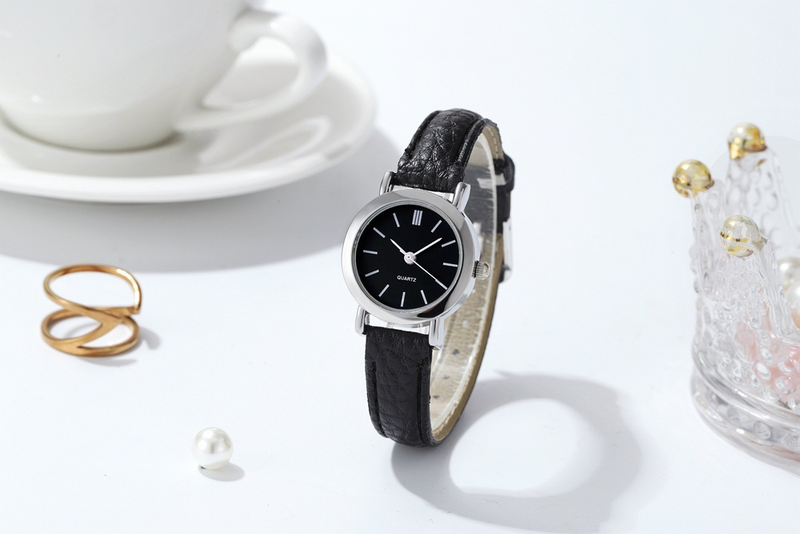 Pinduoduo nuovo e personalizzato orologio da cintura con quadrante piccolo, stile profumato, da donna, alla moda_voghion.com