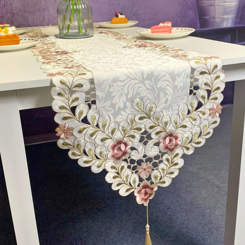 Gestickte Tischfahnen im ländlichen Stil, Teefahnen, bestickte ausgehöhlte Stoffe, Bettfahnen für den Haushalt, Klavierbezüge, dekorative Tischdecken für Fernsehschränke_voghion.com