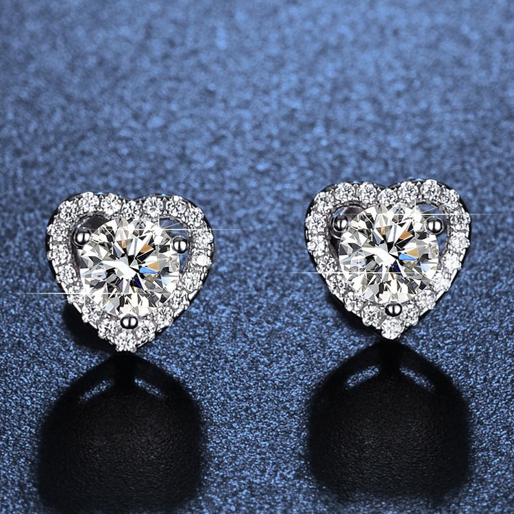 Orecchini Classici Imitazione Moissanite Cuore Zircone Orecchini Niche Temperamento Luce Lusso Stile Orecchini di Diamanti a Forma di Cuore di Alta Gamma_voghion.com