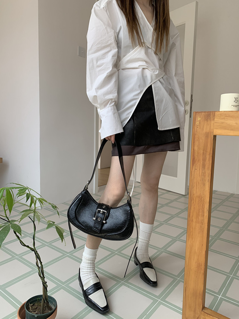 Lo stesso blogger coreano di Instagram per l'estate 2023 da donna nuova borsa sottobraccio per ragazza piccante, borsa a tracolla monospalla di nicchia_voghion.com