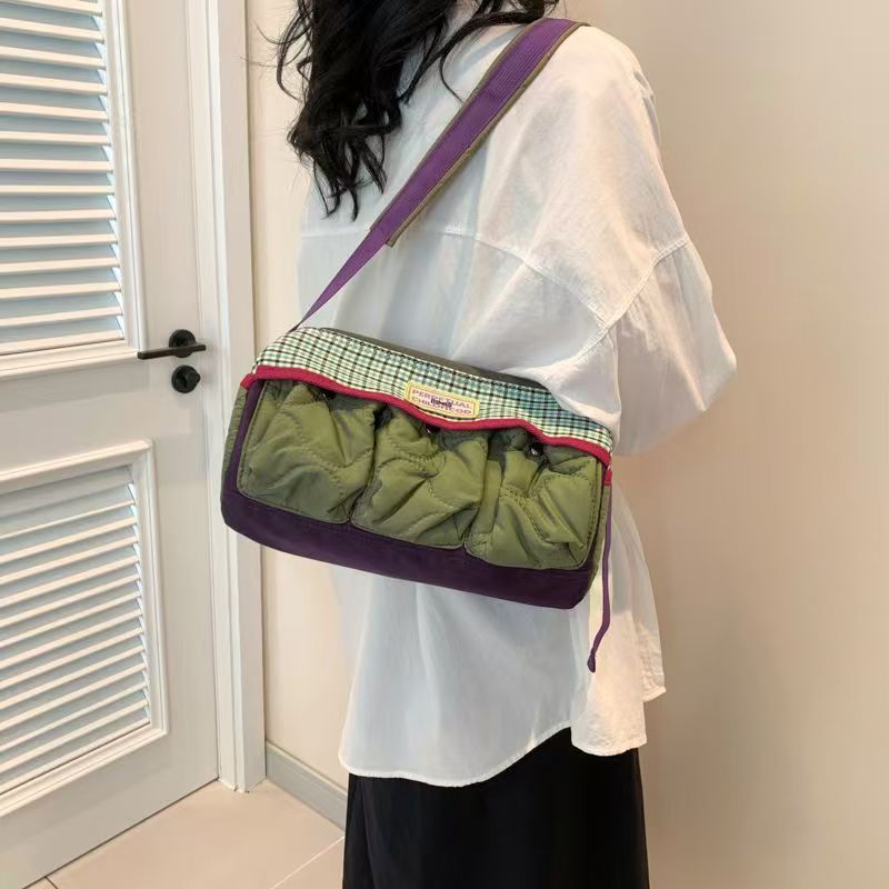 Schulter Neue große Kapazität 2024 Design Herbst und Winter Crossbody Mode einfache Nische leichte Tasche für Frauen_voghion.com