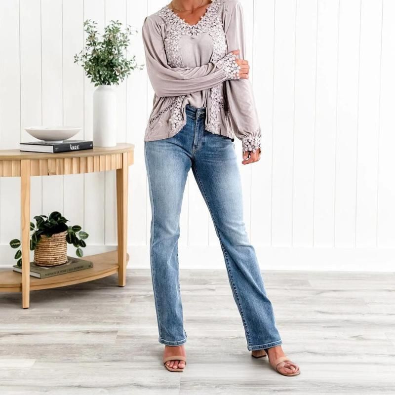 Jeans bootcut contenitivi per donna - Pantaloni in denim elasticizzato a vita alta snellenti, vestibilità comoda e valorizzante, tonalità blu classiche_voghion.com