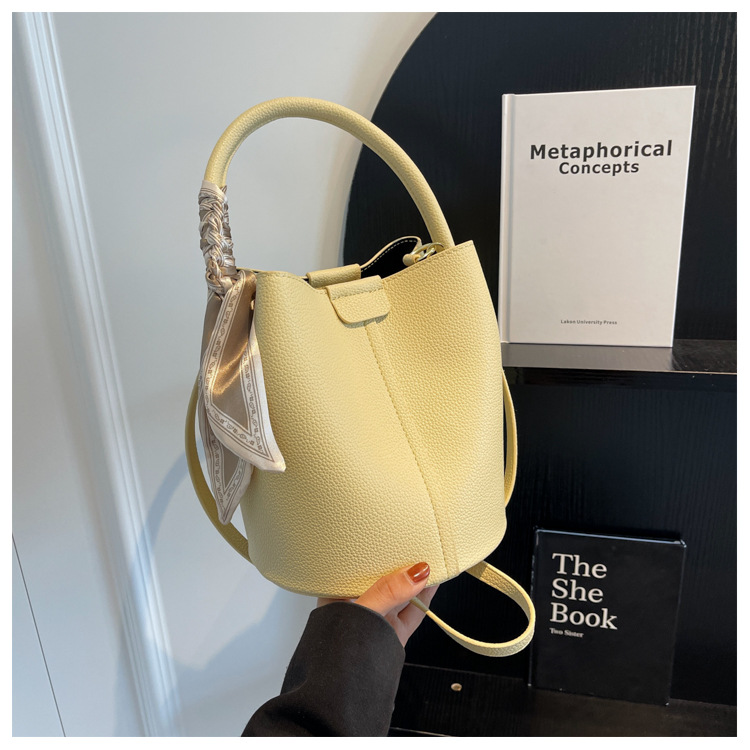 Trama di nicchia del designer, borsa a secchiello in tinta unita alla moda e versatile, borsa da donna portatile a tracolla diagonale con una spalla_voghion.com