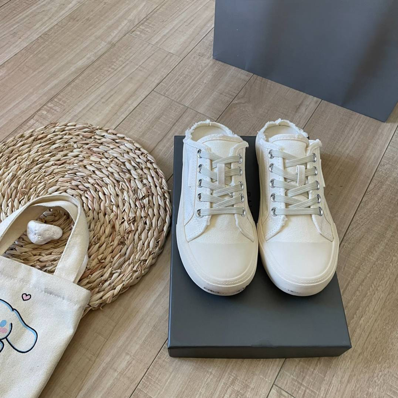 2023 Novo Modelo B Família Bonito Rosa Desgastado Lona Biqueira Redonda Cadarço Raso Respirável Meio-deslizamento Sapatos Femininos_voghion.com