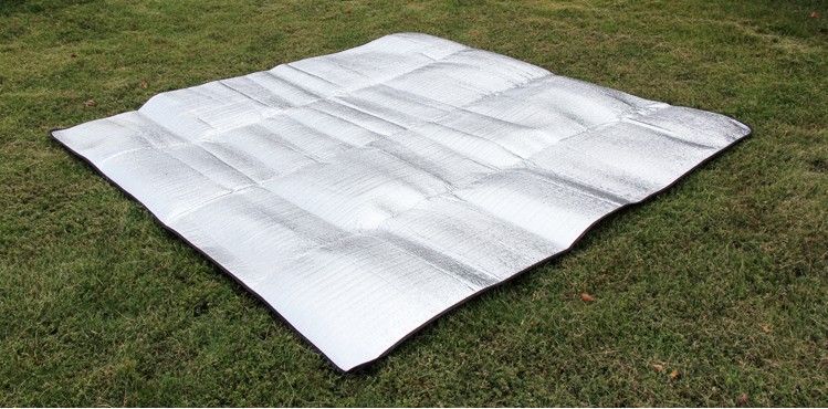 Picknick-Doppelseitige Aluminiumfolie, verdickte, feuchtigkeitsbeständige Outdoor-Tragbare Zeltboden-Campingmatte_voghion.com