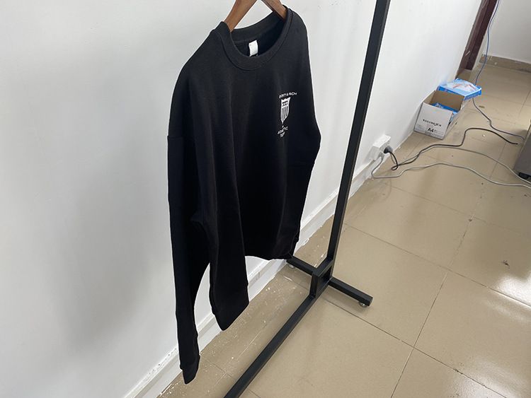 22 Autumn Winter New Niche Front And Back English Letter Shield Print Cotton Round Neck Women's Sweatshirt_voghion.com