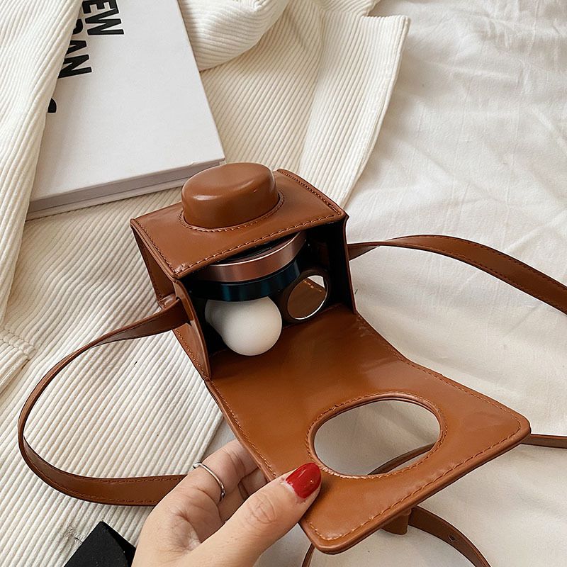 Beibei Shangpin 2023 new niche design street camera, simple and versatile, one shoulder diagonal cross trend women's_voghion.com