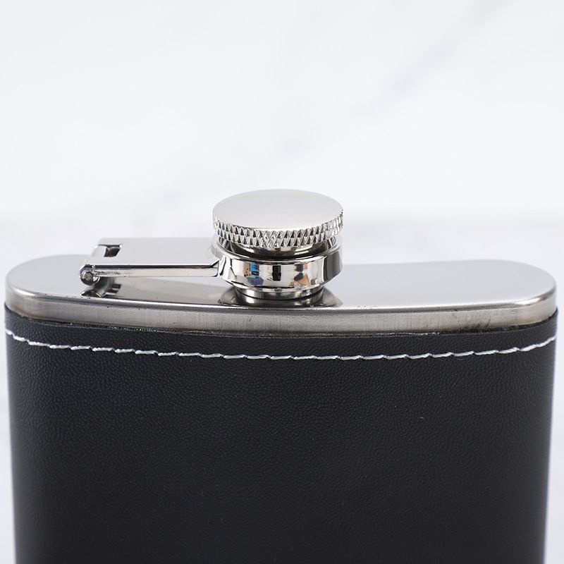 Factory Direct Supply Stainless Steel Portable 7oz Small Customizable Logo Gift Wine Flask Set EVA_voghion.com