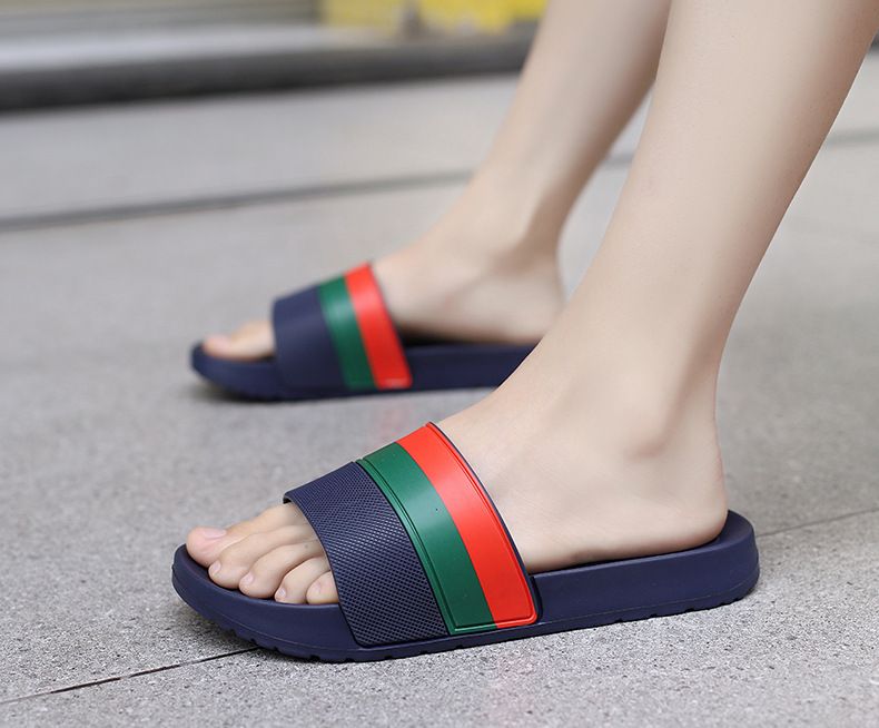 24 nieuwe zomer indoor vrijetijdsmode antislip pantoffels EVA strontgevoel comfortabele ademende sandalen met dikke zolen_voghion.com