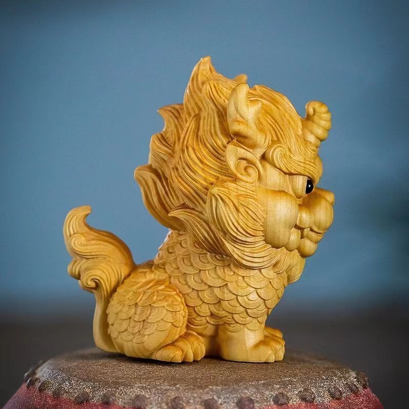 Griff aus geschnitztem Zypressenholz, Qilin Glücksbringer-Stadthaus-Kunsthandwerk, Spielobjekte, Auto-Ornamente, Zuhause_voghion.com