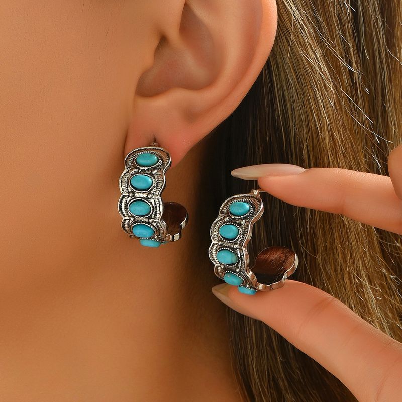 Nieuwe geometrische retro oorbellen voor vrouwen met persoonlijkheid ingelegde kleurrijke natuursteen oorbellen creatieve C-vormige oorbellen voor vrouwen_voghion.com