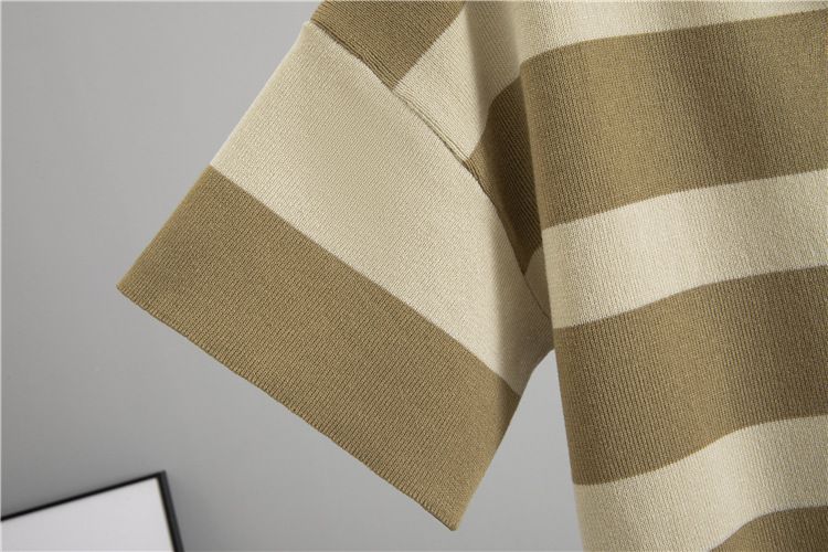 Damenbekleidung, V-Ausschnitt, kurzärmelig, gestreiftes Strickoberteil, modisch, schmale Hose mit weitem Bein, zweiteiliger Anzug_voghion.com