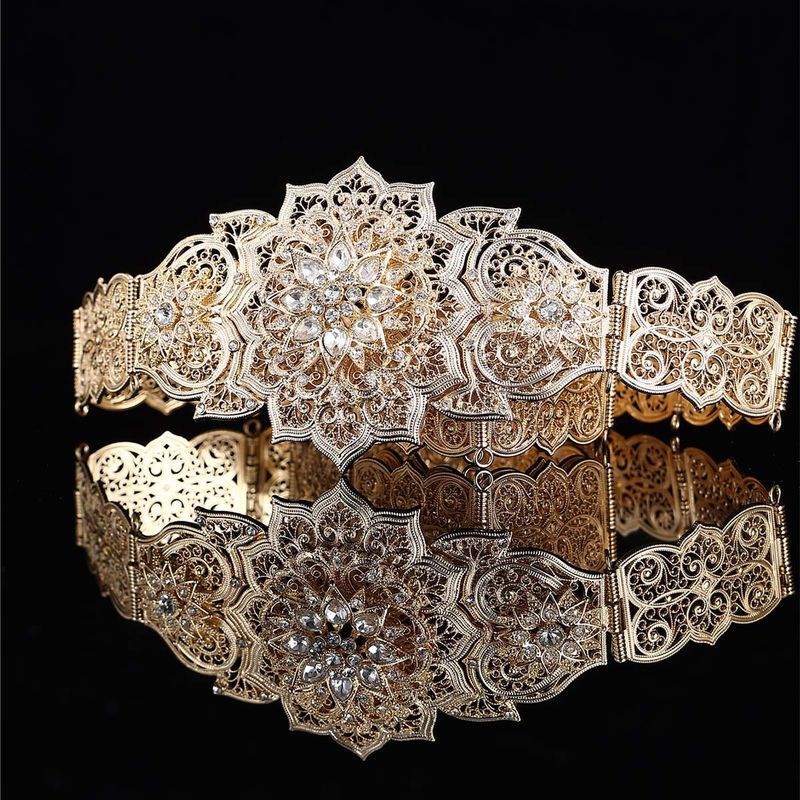 Ceinture de mariée luxueuse en métal doré avec chaîne creuse et strass_voghion.com