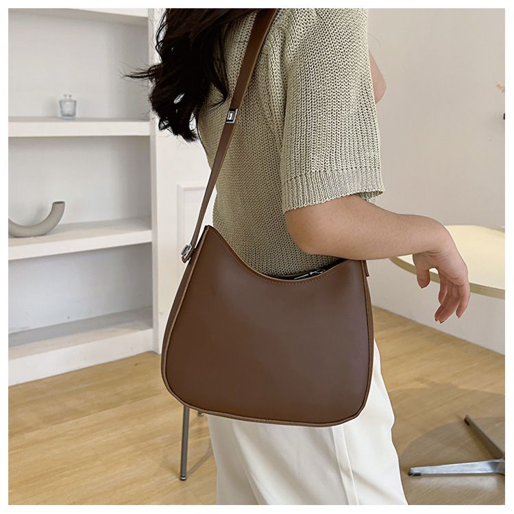 Retro Saddle Bag for Women 2024 New French Fashion Single Shoulder Underarm Bag Solid Color Versatile Crossbody Bag_voghion.com
