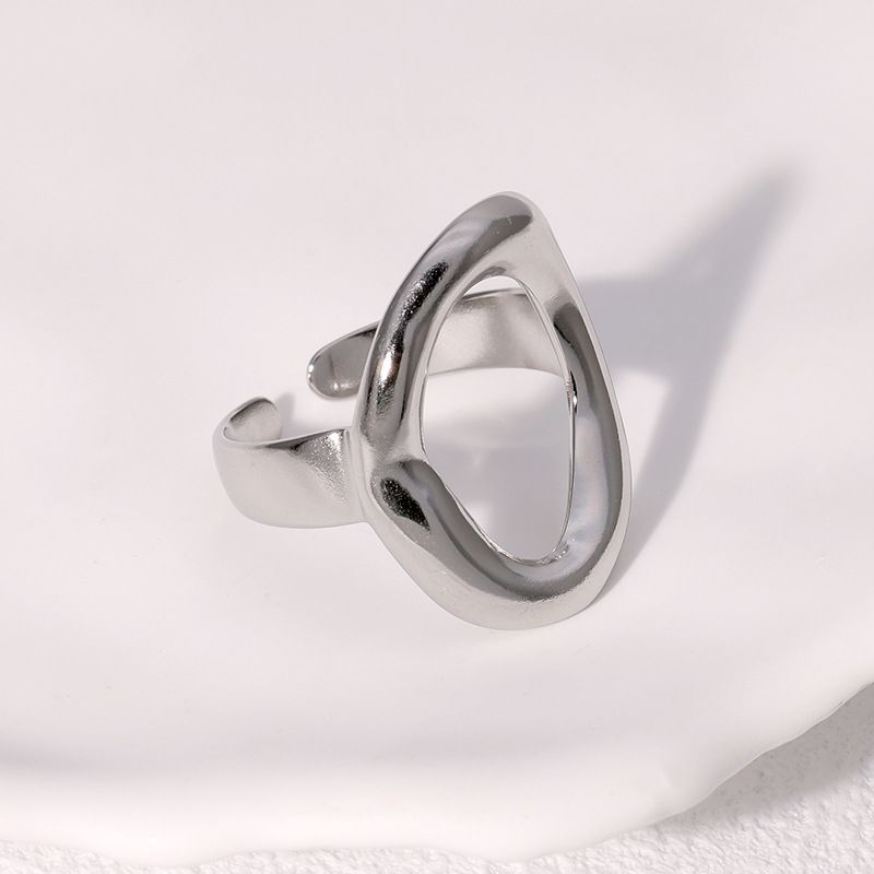 Anello ovale geometrico in acciaio inossidabile placcato oro 18 carati, design semplice e alla moda per donna_voghion.com