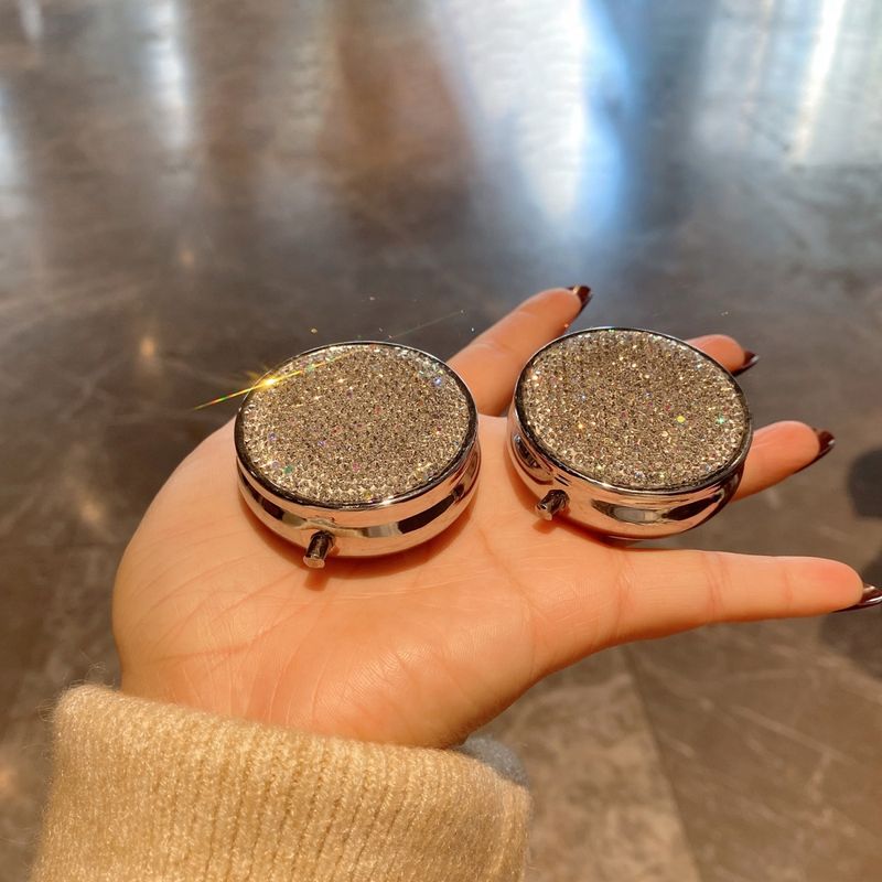 Luxury Diamond-Studded Round Pill Organizer – 7-Compartment Stainless Steel Medicine Case With Mirror Finish, Compact & Travel-Friendly_voghion.com