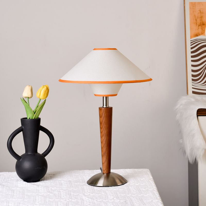 Decoração de quarto de alta qualidade vintage dos anos 1960, mesa de estudo estilo americano, madeira maciça, luminária de cabeceira com atmosfera simples_voghion.com