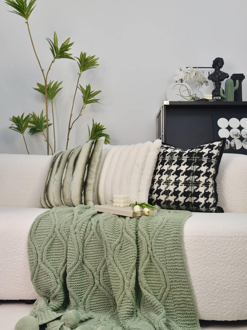 Green Refreshing-style Throw Pillows, High-end Plush Sofa Cushions_voghion.com