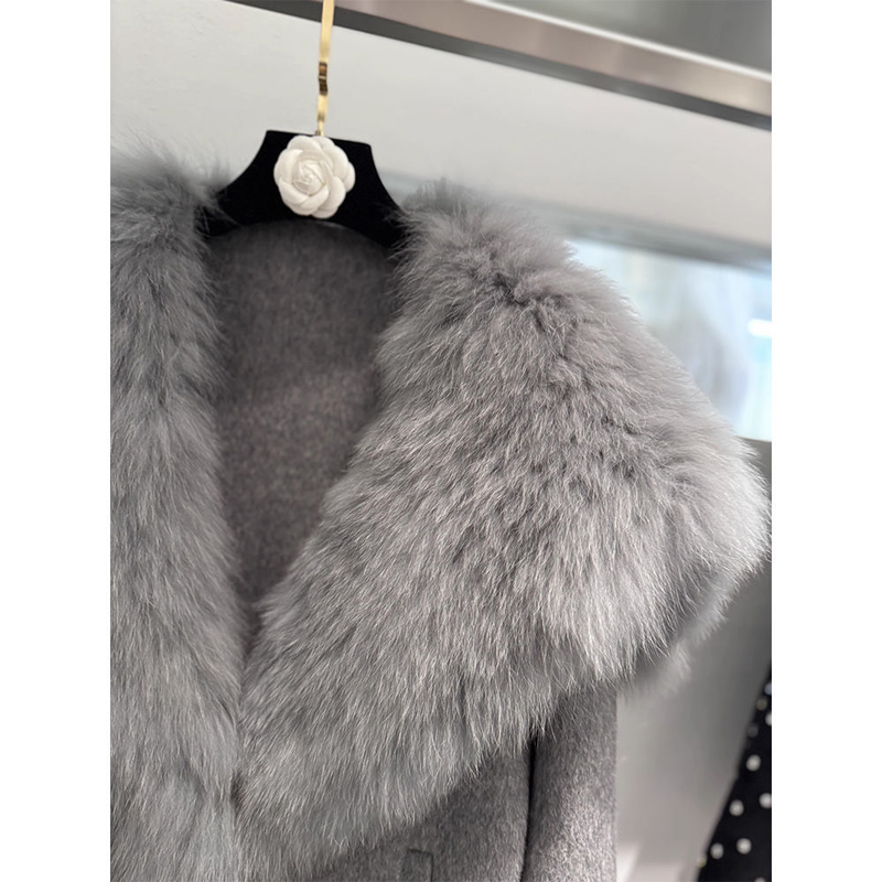 Luxuriöser Kurzmantel aus Kunstfuchspelz mit abnehmbarem Kragen – Wendbare Jacke aus Wollmischung mit elegantem Polokragen_voghion.com