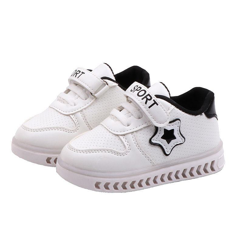 Chaussures de sport lumineuses pour enfants, édition coréenne, petites étoiles blanches à cinq branches, chaussures de marche pour bébés étudiants, nouvelle collection 2024_voghion.com
