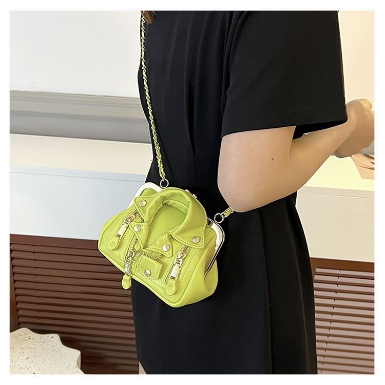 Piccola borsa personalizzata per le donne nel 2022, nuovo design di nicchia, borsa per abbigliamento unica, borsa a tracolla con catena ins alla moda_voghion.com