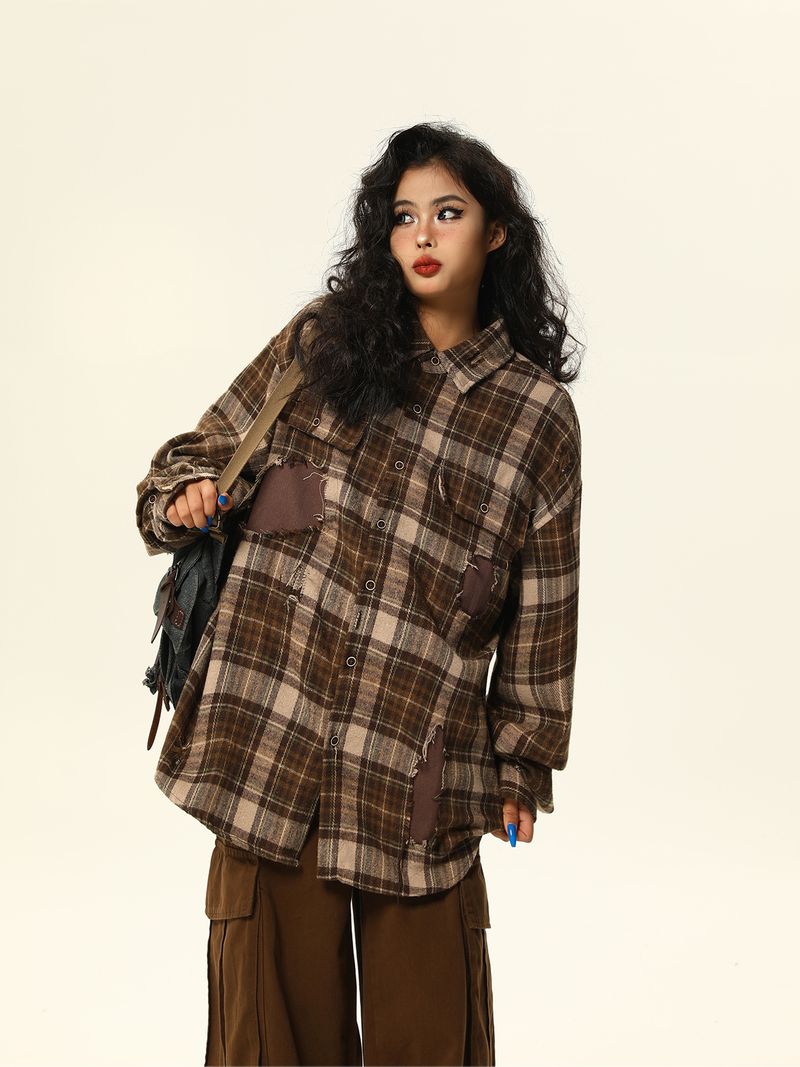 Camicia a quadri a maniche lunghe alla moda in stile americano Wild Azi per donna con design di patch rovinate_voghion.com