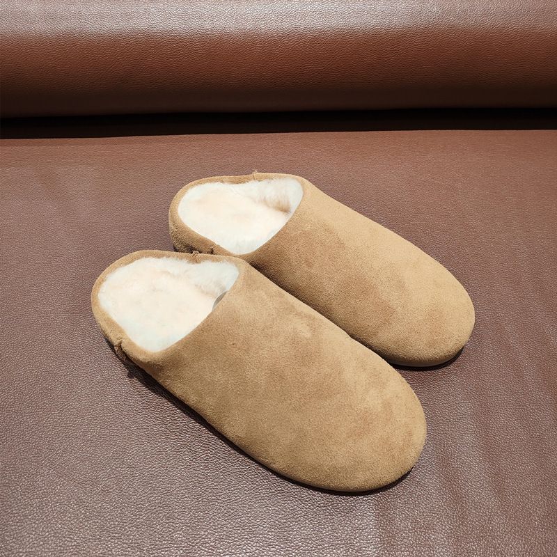 Pantufas confortáveis, quentinhas, casuais, versáteis, fáceis de calçar, com biqueira fechada e forro de lã, modelo outono/inverno 2025._voghion.com