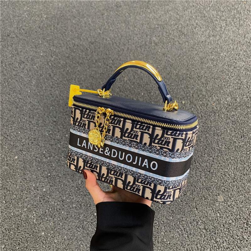 Hochwertige und Nischen-Designer-Box mit Aufdruck für Damen 2024 Neue Pendlertasche mit einer Schulter und kleiner quadratischer Umhängetasche_voghion.com