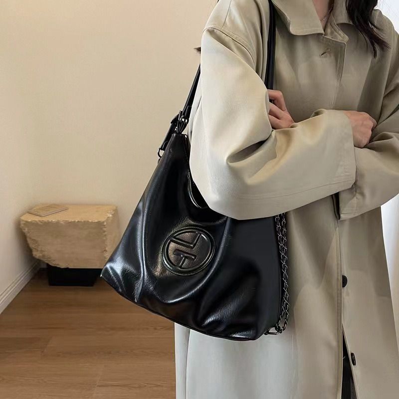 Women's Bag 2024 New Cool Trend Fashion Large Capacity Simple Commuting Shoulder Tote Bag_voghion.com
