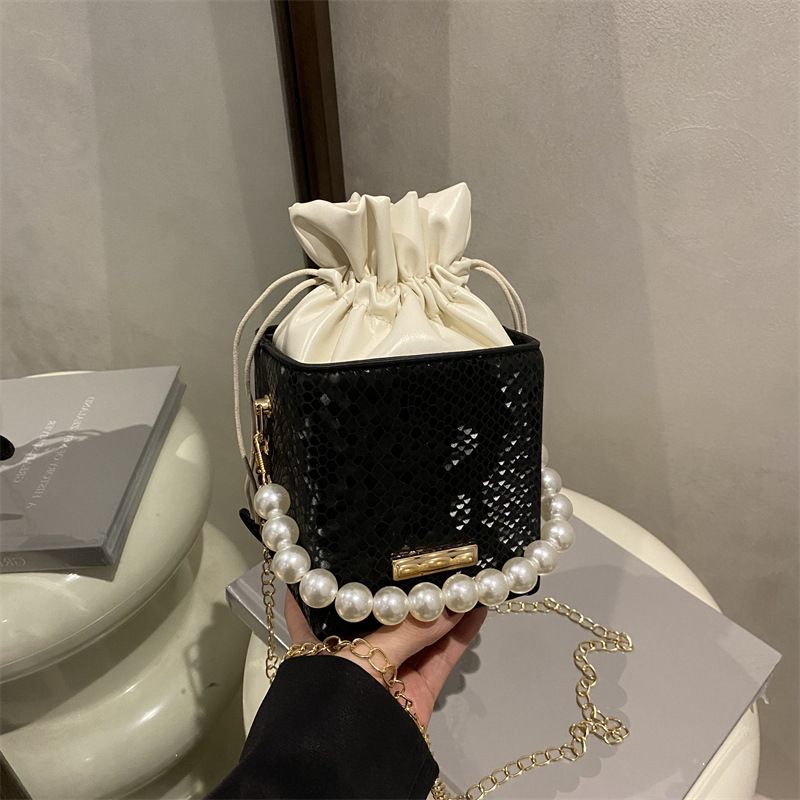 Borsa a secchiello con catena di perle 2025, design di nicchia con un tocco di lusso, borsa a tracolla con una sola spalla, mini telefono_voghion.com
