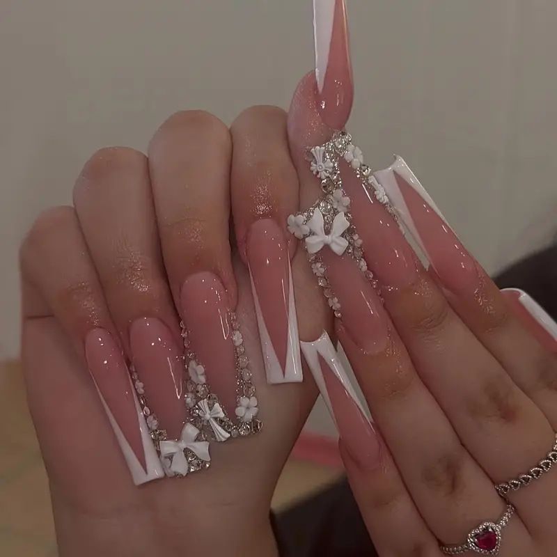 Unghie indossabili, nail art con diamanti e fiori freschi e dolci, unghie finte lunghe quadrate europee, prodotto finito_voghion.com