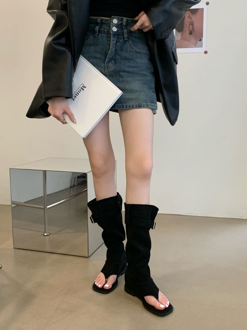 2024 Vår/Sommar Nya Legged Square Head Flip flops Cool Byxor Hot Girl Western Cowboy Boots Dam Sandaler_voghion.com