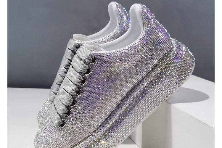 "Damen-Plateau-Sneaker mit Strasssteinen – funkelnde Diamanten in Farbverlaufsfarbe, bequeme dicke Sohle, stylische Freizeitschuhe für den Alltag"_voghion.com