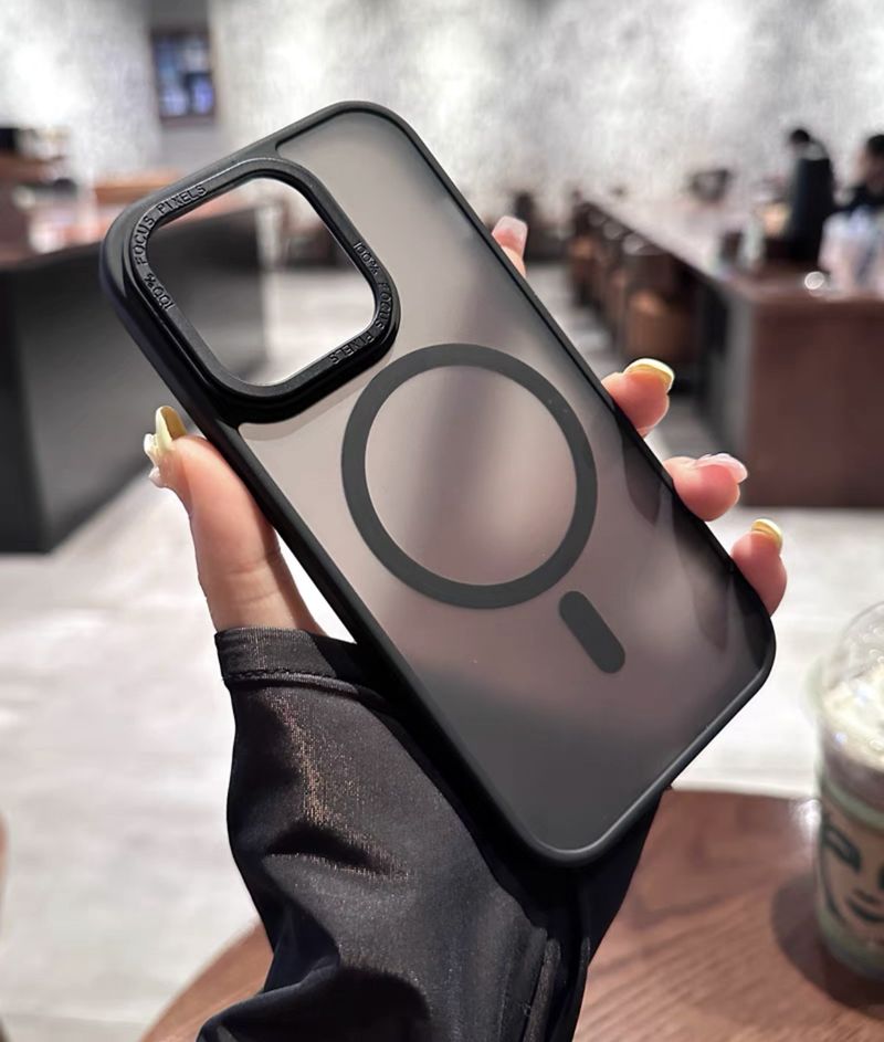 Phone Case & Covers Hardware Magnetic Suction Suitable Frosted Mobile Phone Case Skin Feeling Protective Cover_voghion.com