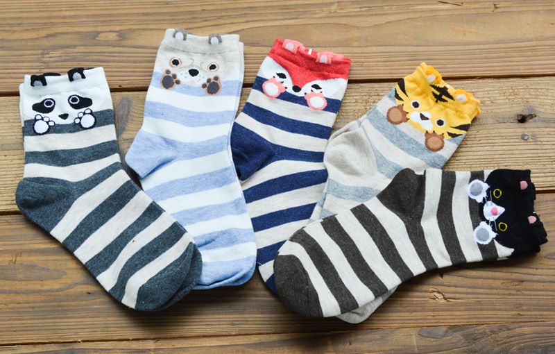 Damensocken, klassische horizontale Streifen, mittlere Röhre, Tier-Cartoon-Stereo-Socken_voghion.com