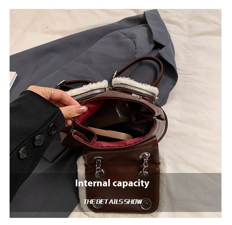 Autumn And Winter Niche Casual Backpack 2024 New Fashionable Versatile Shoulder Bag Large Capacity Textured Handbag_voghion.com