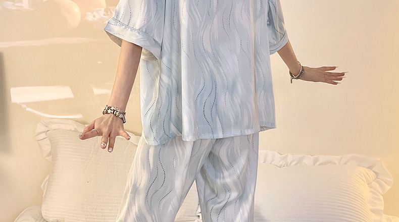 Damen-Pyjama-Set aus Eisseide – 3-teilig mit Brustpolster, kurzen Ärmeln, ideal für kühle Nächte_voghion.com