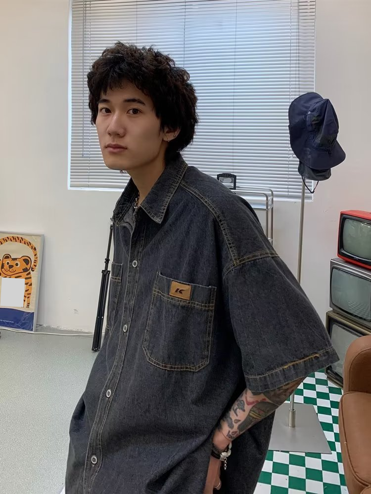 Camicia in denim vintage da uomo - Camicia da lavoro casual a maniche corte con vestibilità ampia e tasche, blu e nera_voghion.com