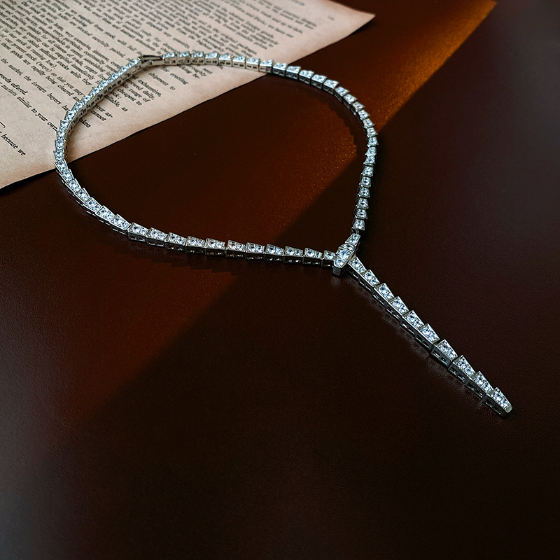 Designerns zirkonormhalsband överdriver tung industri, lätt, snygg, mångsidig och exklusiv känsla av halsband_voghion.com